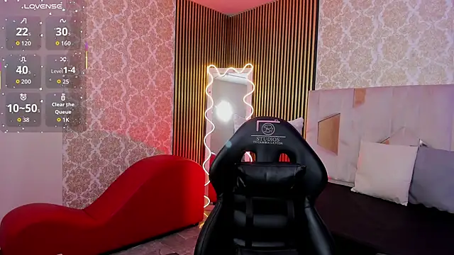 Snapshot of Adisson_Tay chatting on 11.04.25 Adisson Tay online show from 11.04.25