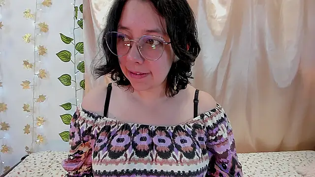 Milie yue online show from 11.27.25