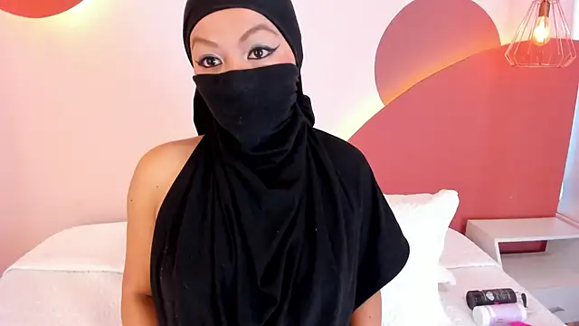 Snapshot of SophiaBeckerr chatting on 10.19.25 SophiaBeckerr online show from 10.19.25