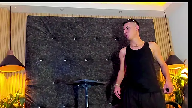 the fenix boy online show from 10.30.25