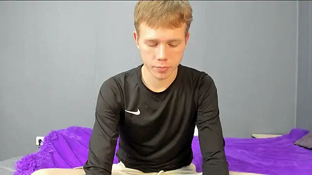 Snapshot of tvelweek chatting on 11.05.25 tvelweek online show from 11.05.25