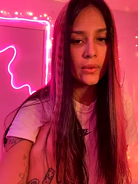 Snapshot of Mia_Miaww chatting on 10.20.25 Mia Miaww online show from 10.20.25
