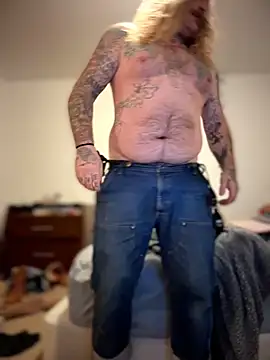 Snapshot of FitChief65 chatting on 11.19.25 FitChief65 online show from 11.19.25