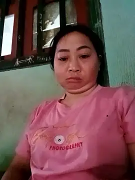 Snapshot of suka-bibi chatting on 11.17.25 suka-bibi online show from 11.17.25