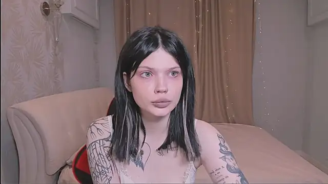 KeepMeOut online show from 10.21.25