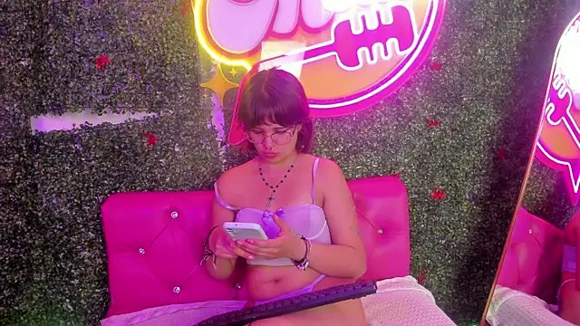 Ivy  storm online show from 11.18.25