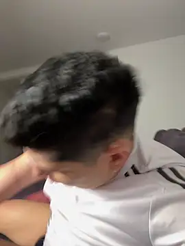 Snapshot of gabriel_2710 chatting on 11.02.25 gabriel 2710 online show from 11.02.25