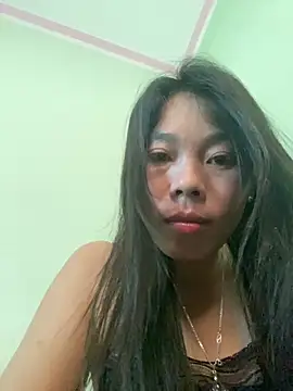 Snapshot of Winny-sexy chatting on 10.21.25 Winny-sexy online show from 10.21.25