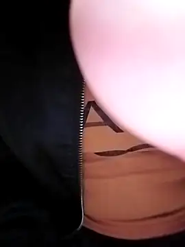 Snapshot of Minmin688 chatting on 10.31.25 Minmin688 online show from 10.31.25