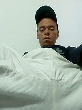 Snapshot of Damian9500 chatting on 10.26.25 Damian9500 online show from 10.26.25