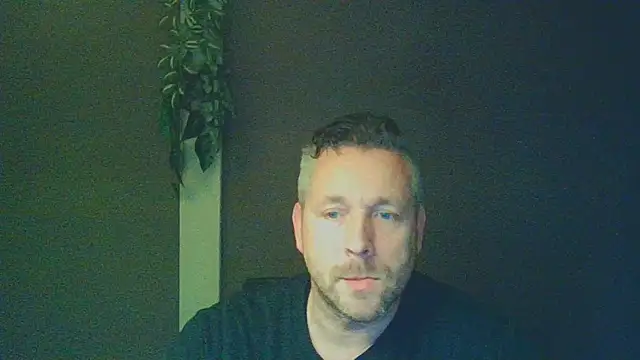 Snapshot of Woody_Longbong chatting on 10.26.25 Woody Longbong online show from 10.26.25