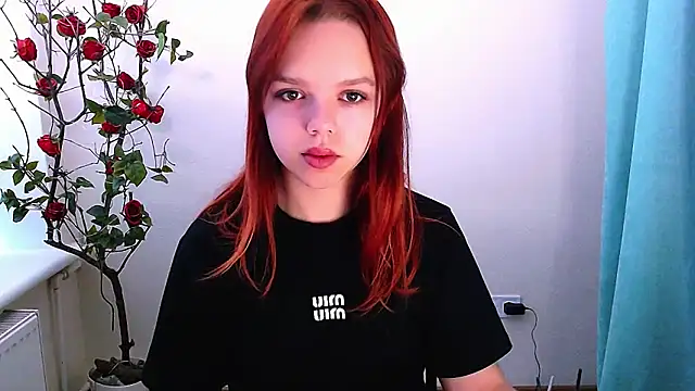 Snapshot of bunny_bloom chatting on 11.04.25 bunny bloom online show from 11.04.25