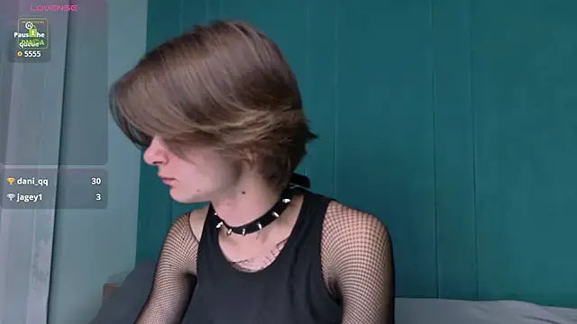 Snapshot of DavidLeatherhofff chatting on 10.27.25 DavidLeatherhofff online show from 10.27.25