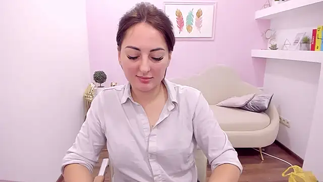 Snapshot of NoraSimons chatting on 10.28.25 NoraSimons online show from 10.28.25