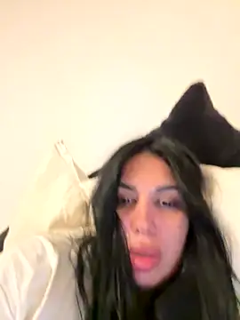 Snapshot of IsaBebe chatting on 11.03.25 IsaBebe online show from 11.03.25