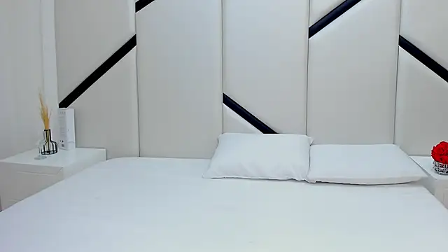 Snapshot of MirandaTurbay chatting on 11.04.25 MirandaTurbay online show from 11.04.25