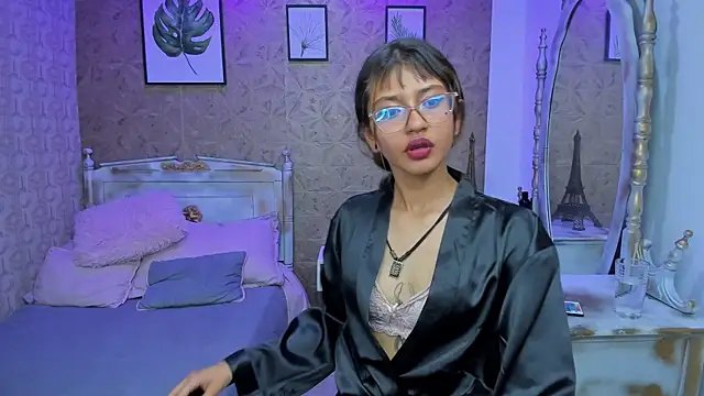Snapshot of Noa_clk chatting on 10.22.25 Noa clk online show from 10.22.25