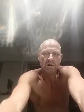 Snapshot of Marco06380 chatting on 10.31.25 Marco06380 online show from 10.31.25