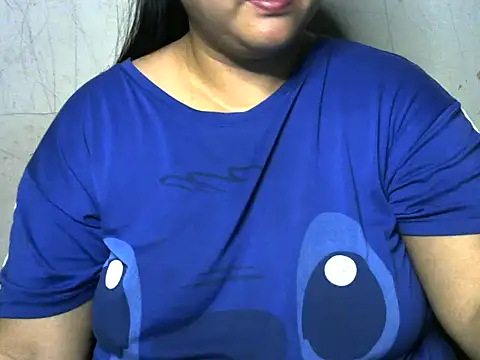 Snapshot of Azaleah30 chatting on 10.24.25 Azaleah30 online show from 10.24.25