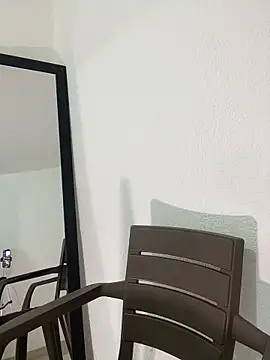 Snapshot of misschloe_ chatting on 10.29.25 misschloe  online show from 10.29.25