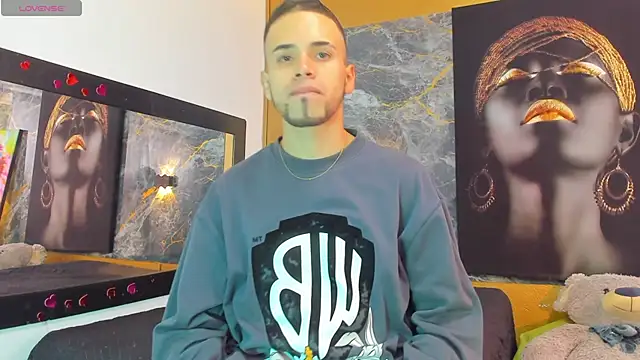 Snapshot of pool_vega chatting on 11.05.25 pool vega online show from 11.05.25