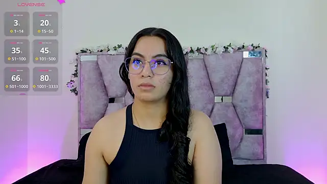 Snapshot of Iris_mandarinne chatting on 10.30.25 Iris mandarinne online show from 10.30.25