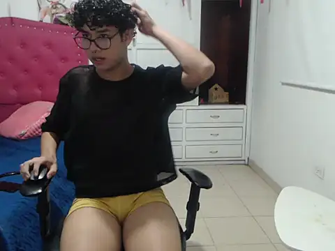 Snapshot of adamsex2025 chatting on 10.24.25 adamsex2025 online show from 10.24.25