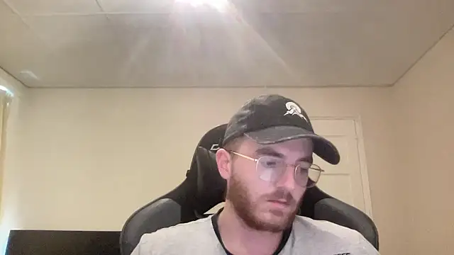 Snapshot of Hornymiker26 chatting on 11.02.25 Hornymiker26 online show from 11.02.25