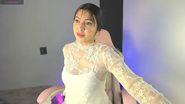 Snapshot of samaraa_lamm chatting on 10.28.25 samaraa lamm online show from 10.28.25