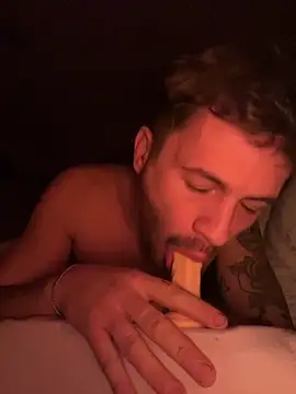 Snapshot of deathnightten chatting on 12.01.25 deathnightten online show from 12.01.25