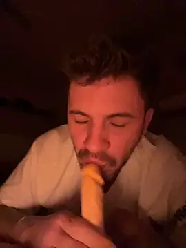 Snapshot of deathnightten chatting on 12.04.25 deathnightten online show from 12.04.25