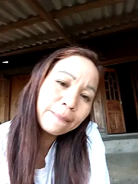 Snapshot of Gwen-n chatting on 10.24.25 Gwen-n online show from 10.24.25