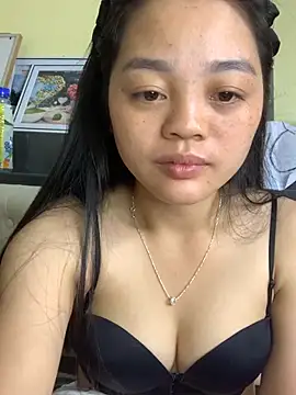 Snapshot of gau-misa chatting on 10.29.25 gau-misa online show from 10.29.25