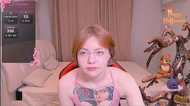 Snapshot of Stasy_Woow chatting on 10.25.25 Stasy Woow online show from 10.25.25