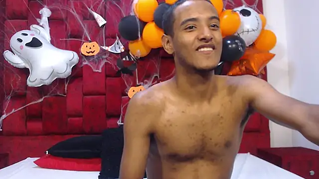 Snapshot of Tommy_22CM chatting on 10.29.25 Tommy 22CM online show from 10.29.25