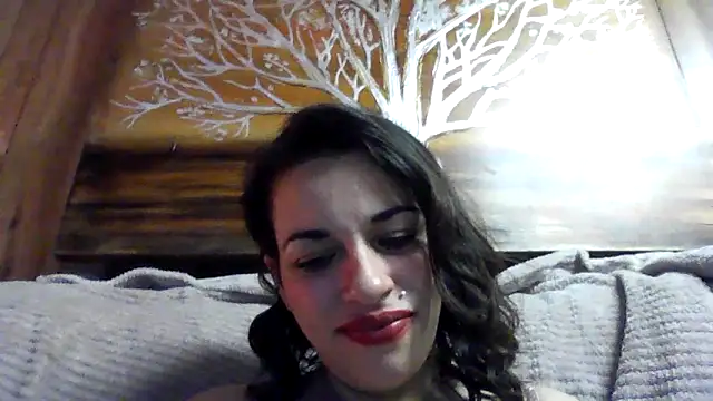 Snapshot of Adrianapassion chatting on 10.28.25 Adrianapassion online show from 10.28.25
