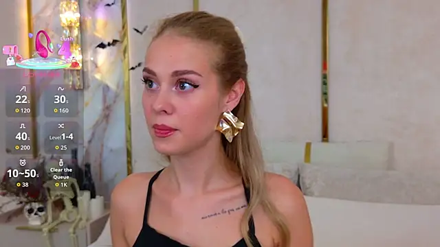 Snapshot of Rose_Masson chatting on 10.29.25 Rose Masson online show from 10.29.25