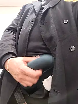 Snapshot of Jervaz chatting on 10.31.25 Jervaz online show from 10.31.25