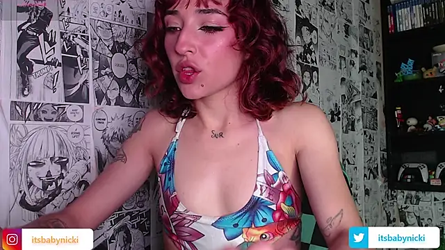 Snapshot of Just_Nicole chatting on 10.28.25 Just Nicole online show from 10.28.25