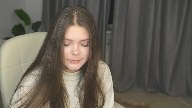 Snapshot of AdelinaIbraham chatting on 10.28.25 AdelinaIbraham online show from 10.28.25