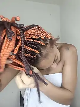 Snapshot of leona_sumiza chatting on 11.02.25 leona sumiza online show from 11.02.25