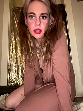 Snapshot of roxiebaby chatting on 11.12.25 roxiebaby online show from 11.12.25