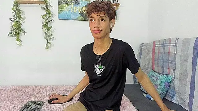 Snapshot of Augustvalen chatting on 11.03.25 Augustvalen online show from 11.03.25