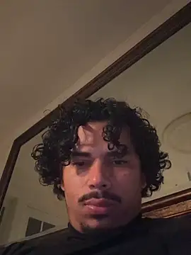 Snapshot of NomixDg chatting on 11.13.25 NomixDg online show from 11.13.25