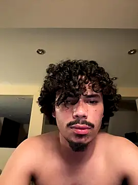 Snapshot of NomixDg chatting on 11.16.25 NomixDg online show from 11.16.25