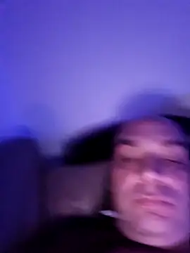 Snapshot of hungrykiten chatting on 10.30.25 hungrykiten online show from 10.30.25