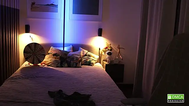 Snapshot of girl_u_never_met chatting on 11.08.25 girl u never met online show from 11.08.25