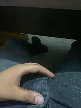 Snapshot of Mannuppok chatting on 10.28.25 Mannuppok online show from 10.28.25