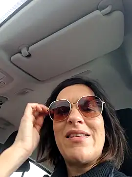 Snapshot of Piediniecollant chatting on 11.12.25 Piediniecollant online show from 11.12.25