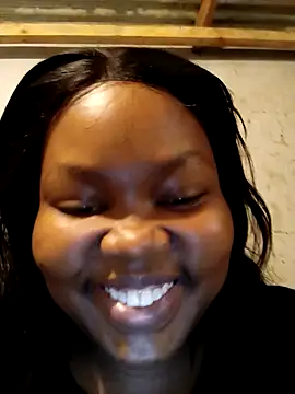 Snapshot of 3bigcuteness chatting on 11.10.25 3bigcuteness online show from 11.10.25